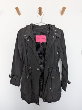 Betsey Johnson Waterproof Hooded Anorak Rain Jacket – Black, Women's XS